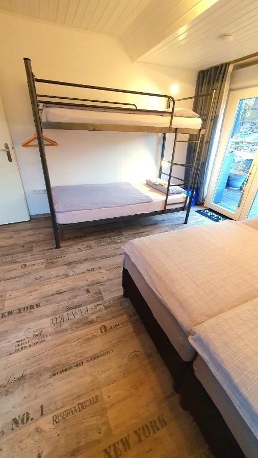 Frankes Lodge Apartment Mit Garten Und Pool, 6 Einzelbetten, Parkplatz Έσσεν Εξωτερικό φωτογραφία